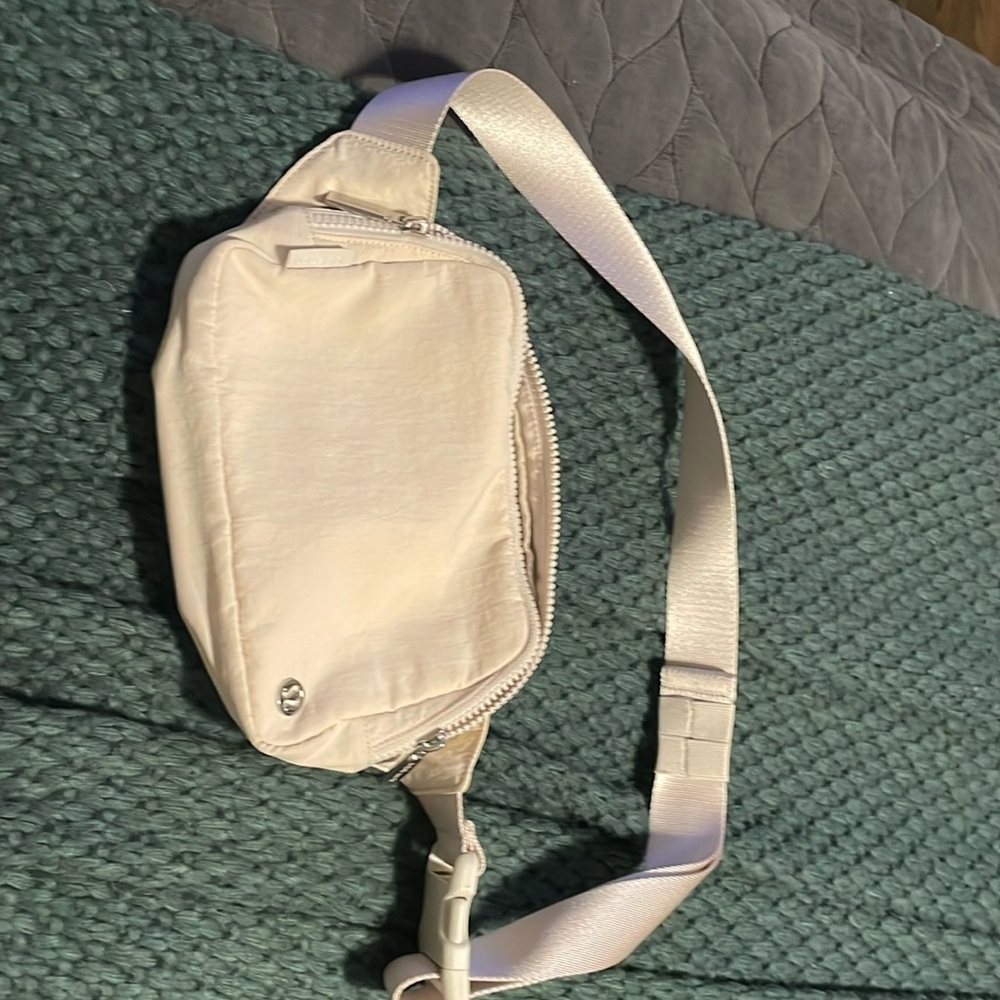 Lululemon belt bag